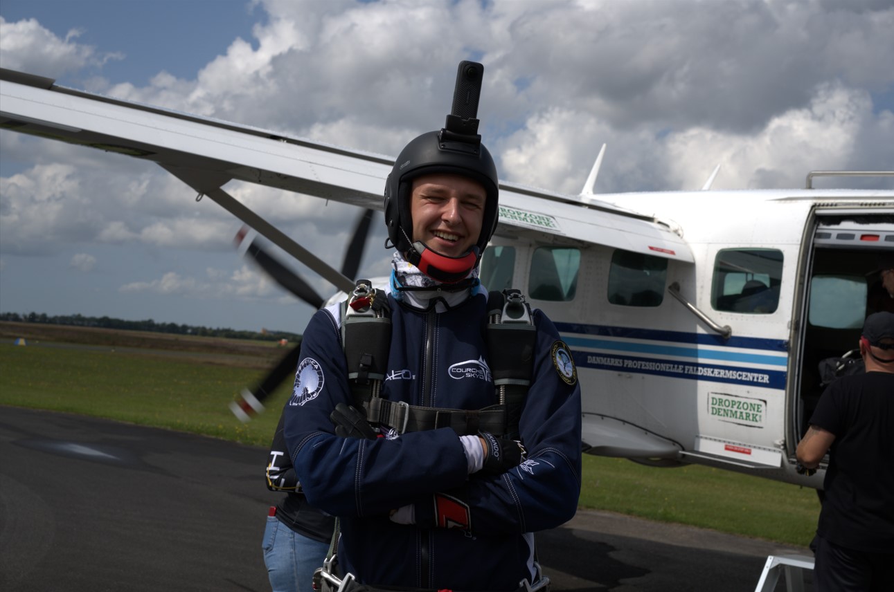 KlasJet employee breaks three national records in single high-altitude jump