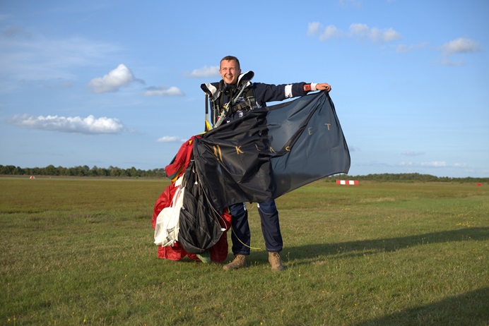 KlasJet_employee_breaks_three_national records_in_single_high_altitude_jump